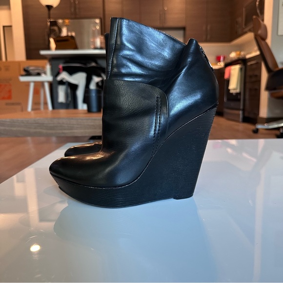 Guess by Marciano Bootie - Picture 11 of 11